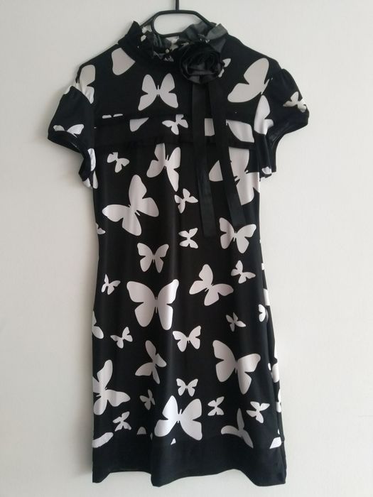 Sukienka. Motyle