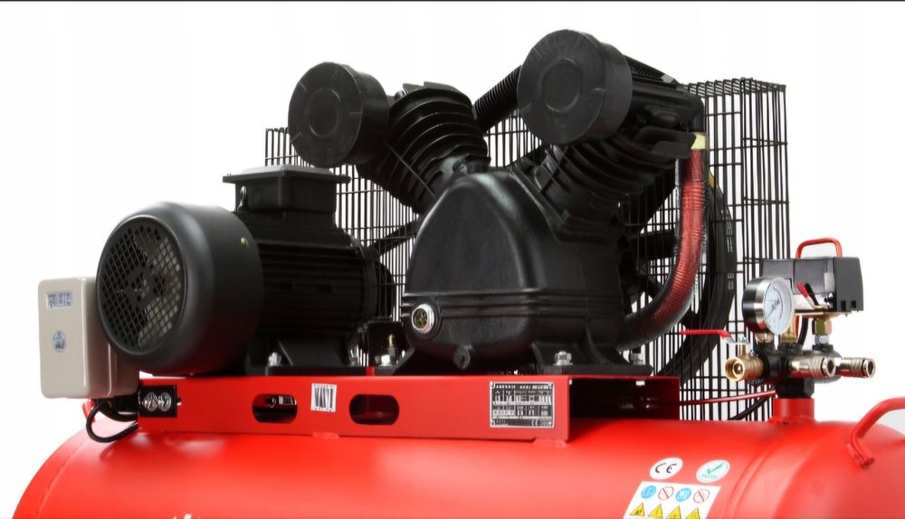 Profesjonalny kompresor-sprężarka 200l . 5.5hp. UDT 600l/min