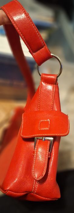 Elegancka czerwona torebka w stylu Y2K