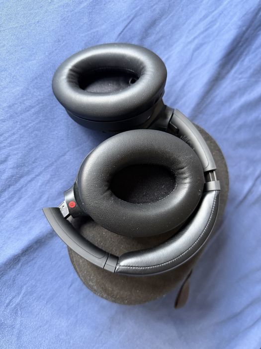 Sony WH-1000XM4 – Excelente som | Almofadas novas Wicked Cushions