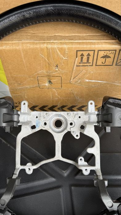 Руль оригінал Toyota 4runner 2010-2024