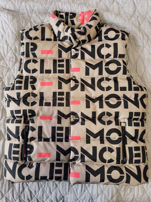 Чоловіча брендова жилетка