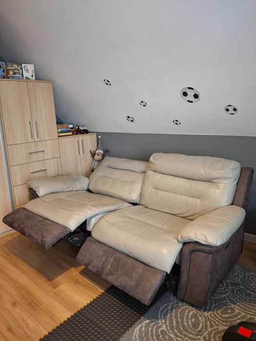 Sofa wypoczynek skórzany z pufką i ładowarką usb