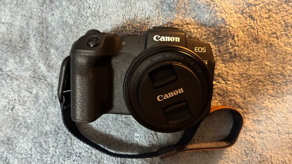 Canon EOS RP + Lente Canon RF 50mm F1.8 STM
