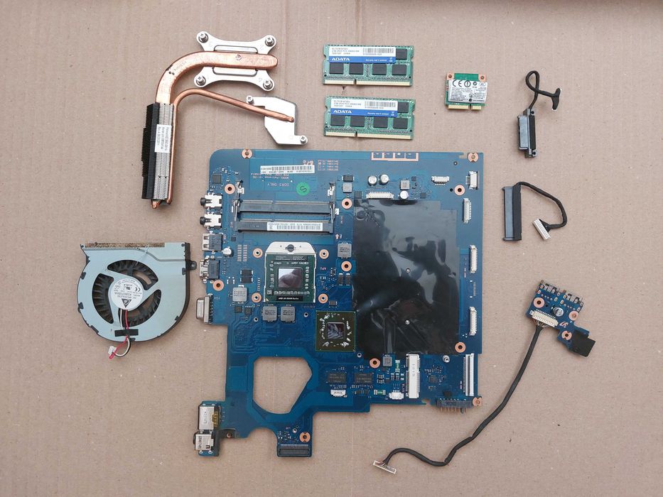 Професійна розбірка ноутбука Samsung NP305V5A