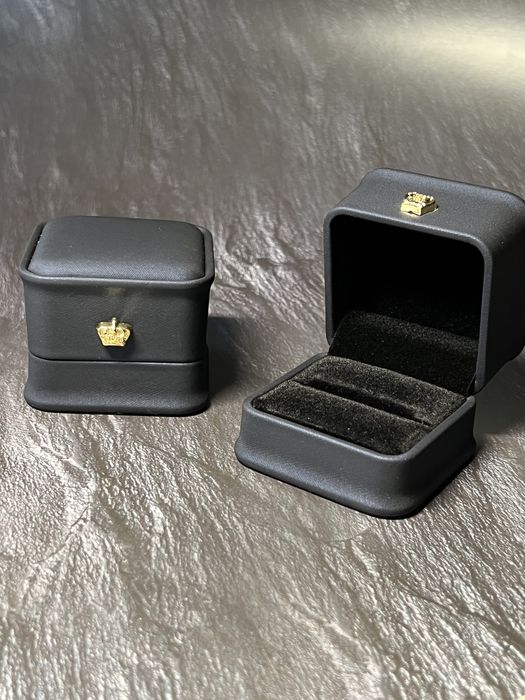 Коробочка для весільної каблучки Ювелірний футляр під кільце