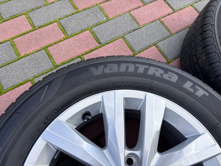 Koła VW T5 T6 205/65 R16 C Hankook Vantra 2024 Alu 7E0 Demo 5x120