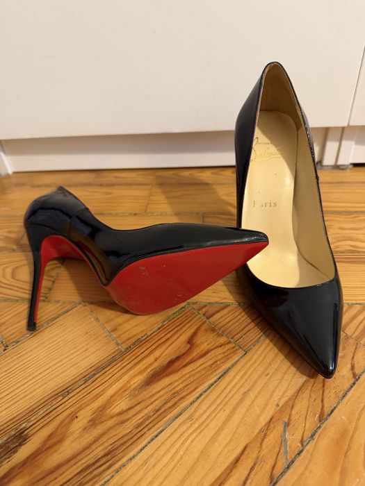 Saoatos 40 mas calca 39 Louboutin