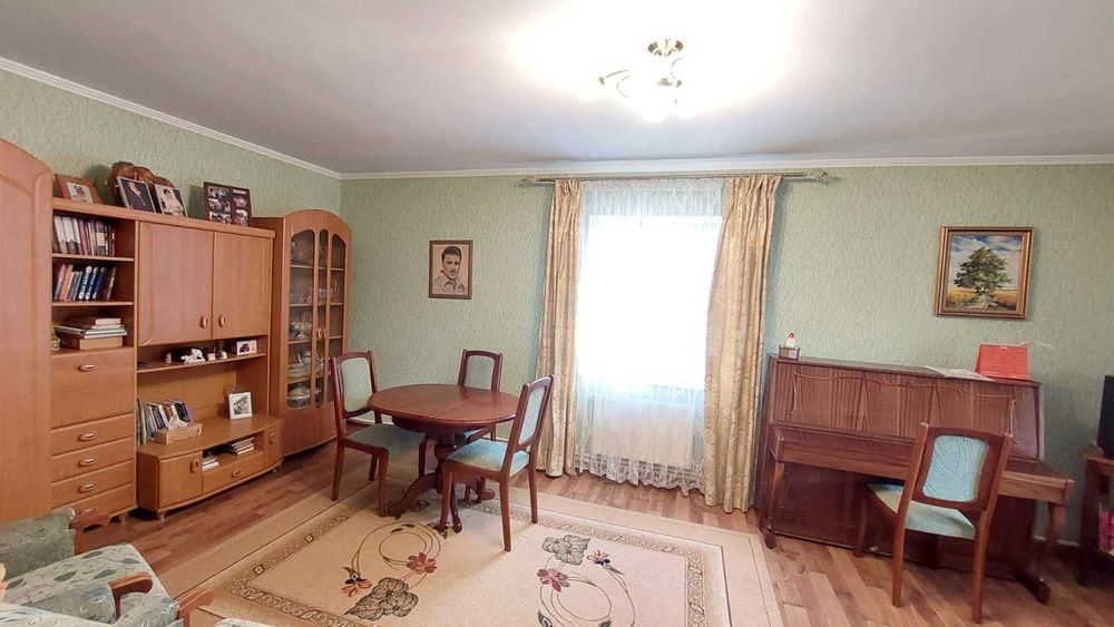 Продаж  будинку . 12сот. землі.