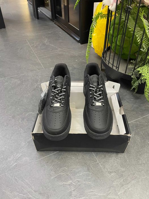 Nike Air Force 1 Low Supreme czarny R.44