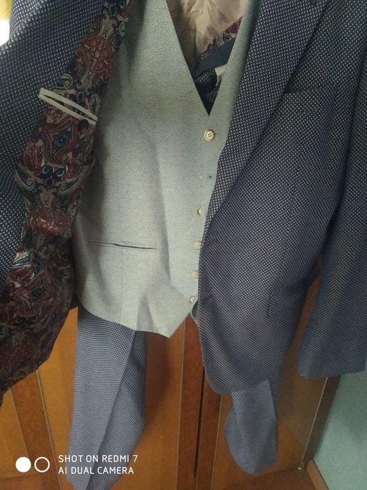 Костюм чоловічий , трійка , класичний , молодіжний