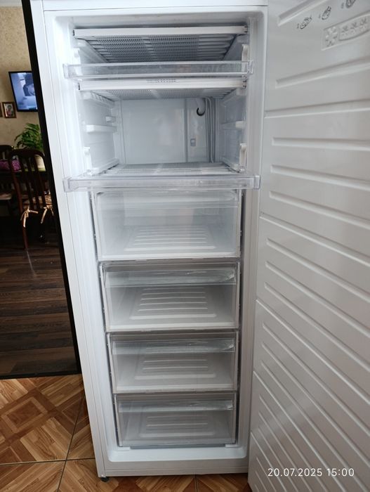 Продаю морозильная камера на 182 литра