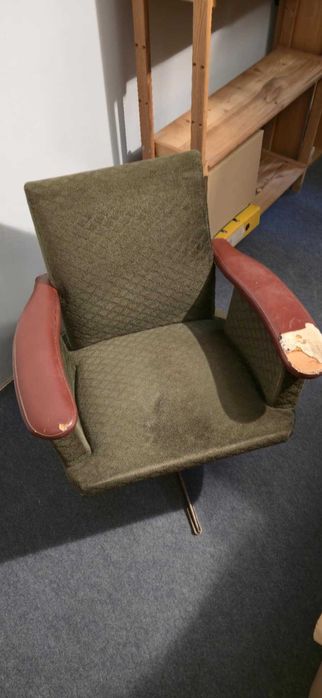 Retro fotel z czasów PRL - obrotowy