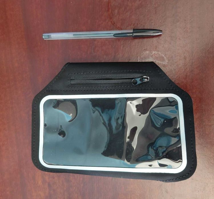 Braçadeira Desportiva para Telemóvel com Bolso (Preta)
