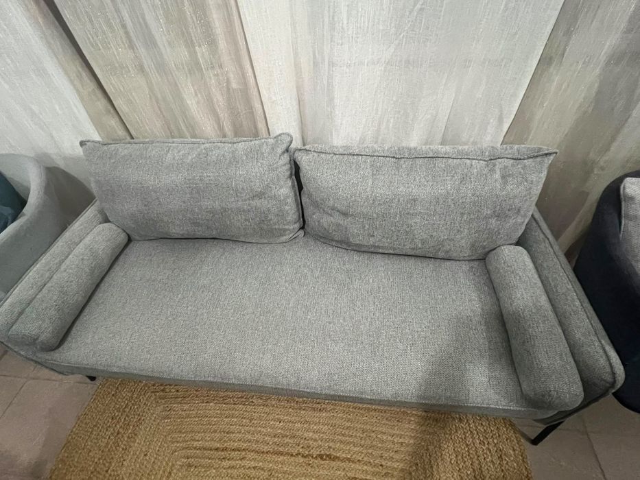 sofá + duas poltronas com 4 almofadas