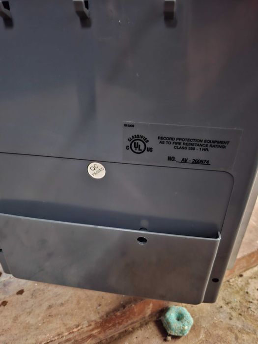 Cofre Honeywell segurança contra fogo (1h) e água, c/ teclado digital e chave de emergência