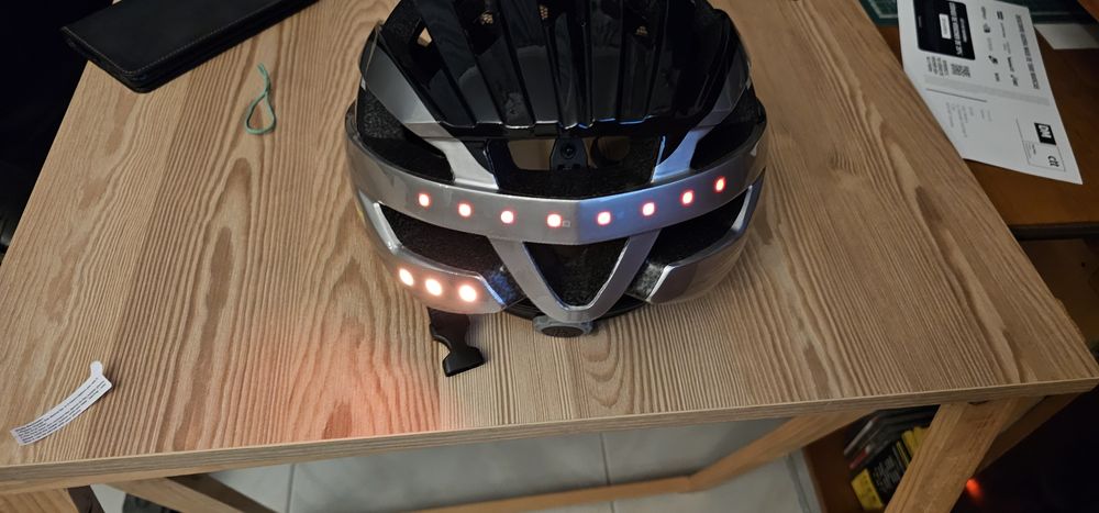 Capacete de ciclismo inteligente LIVALL MT1 Neo, na caixa. Novo