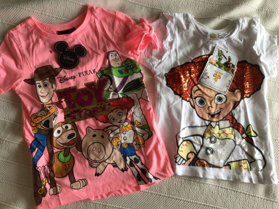 Almofada, borrachas escolares e camisolas Buzz Lightyear Toy Story