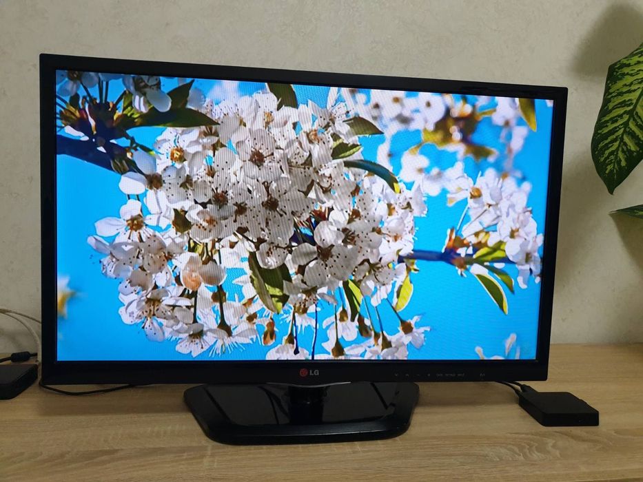 К продаже Smart TV. LG 32" диагональ.