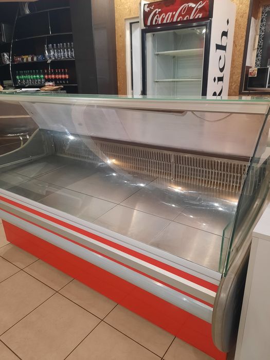 Продам холодильну вітрину