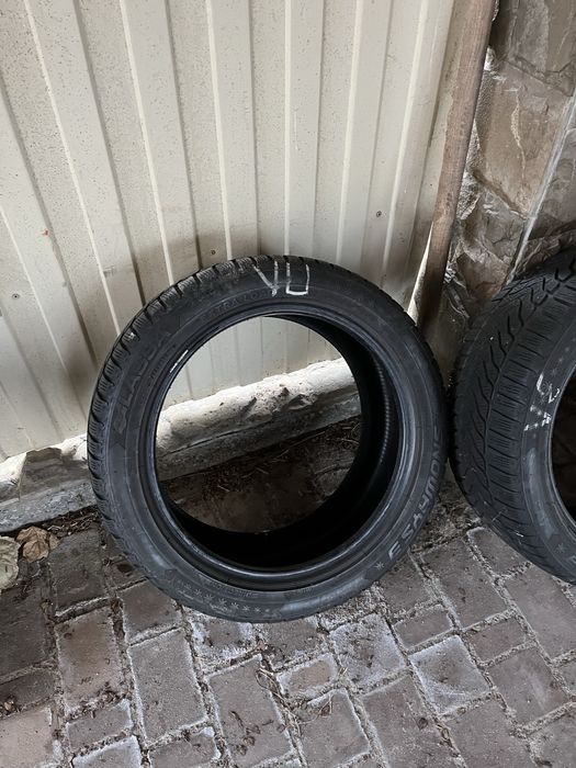 LASSA 235/45 R17 , зима, 4 шт, 5 мм