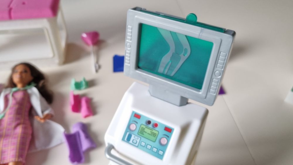 Barbie lekarka i akcesoria szpitalne - duży zestaw