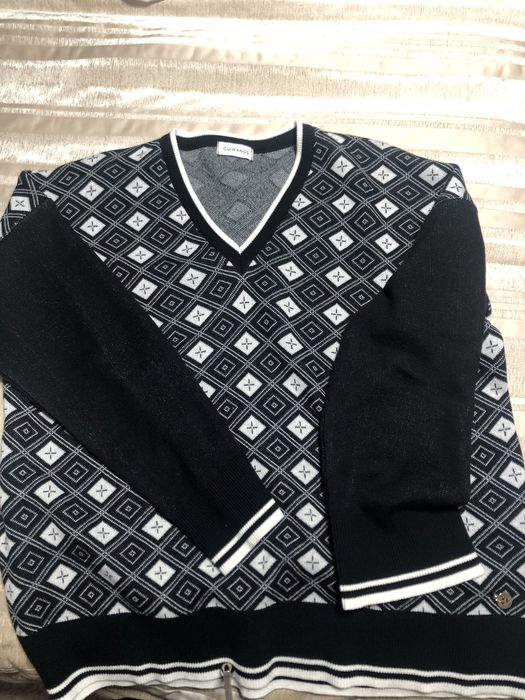 Conjunto preto e branco saia camisola Guimanos