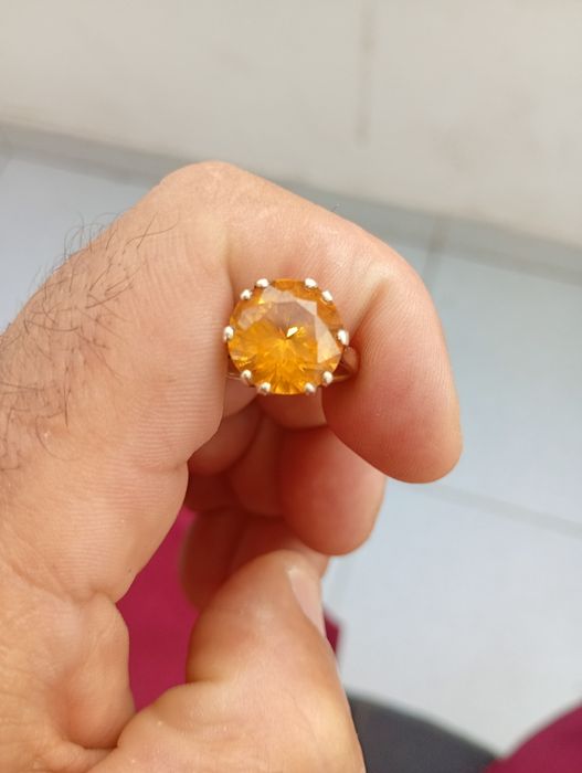Anel em ouro de  peça muito bonita