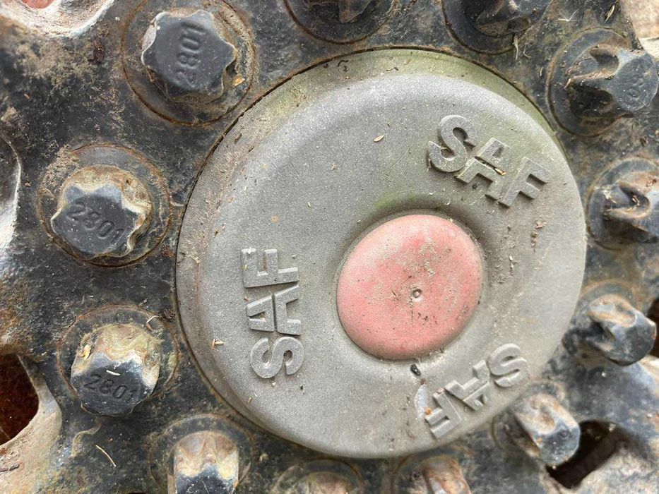 Вісі та ресори до напівпричипів