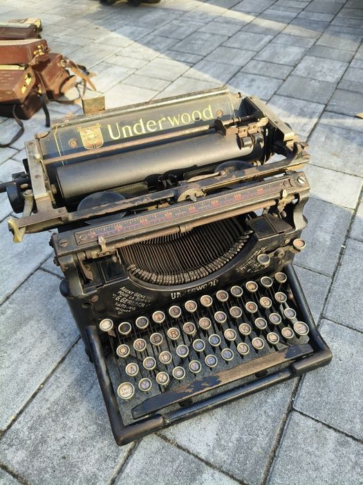 Zestaw maszyn do pisania hermes 3000 underwood