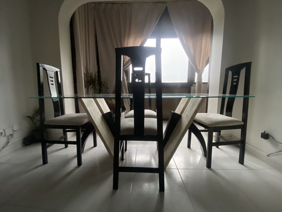 Mesa de jantar em vidro