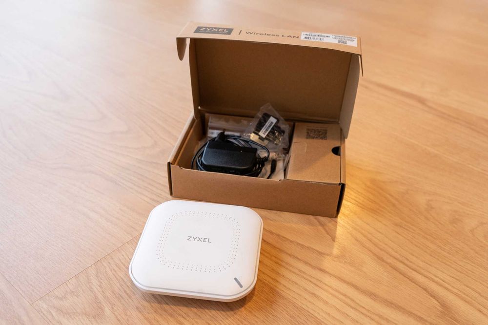 Firewall Zyxel ATP-100 + Zyxel NWA50X + Zyxel GS1100-16