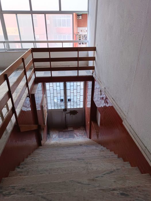 Arrenda-se Espaço Comercial 200 m2 Pontinha