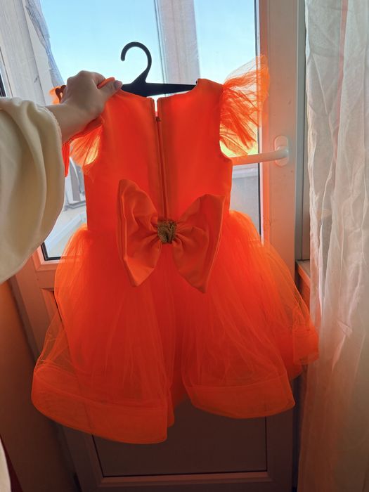 Святкова сукня 104