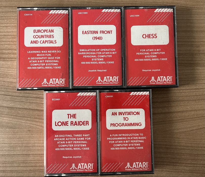 Zestaw oryginalnych kaset z grami na komputer Atari 65 XE/XL/XEGS