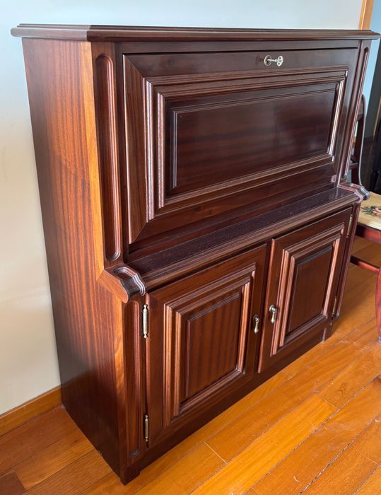 Móvel em Mogno (Bar)