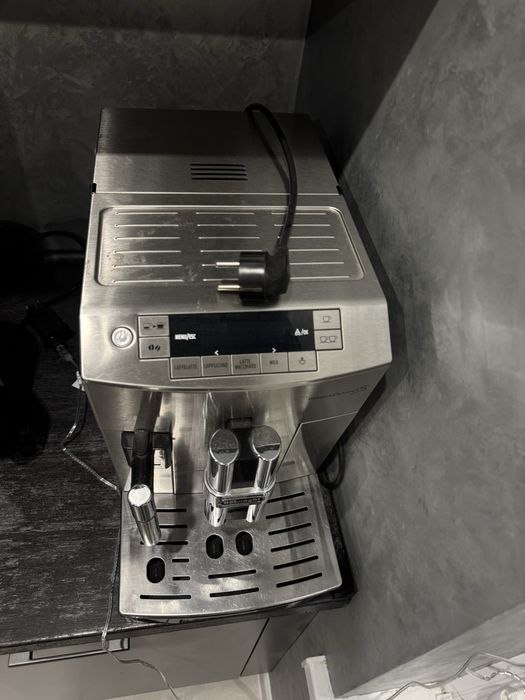 Кавомашина DeLonghi