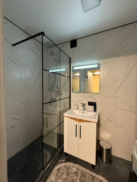 Двокімнатна квартира в центрі Богородчан із власною ділянкою.