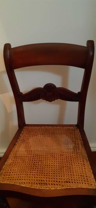 Cadeira antiga restaurada