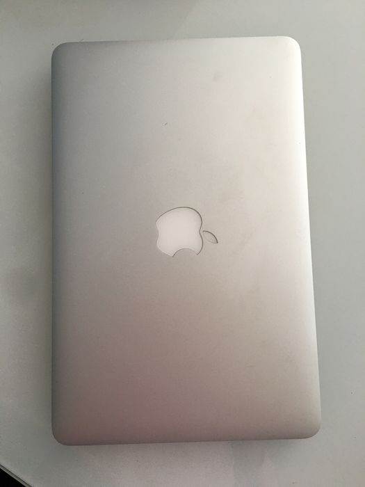 Laptop Macbook air 13 cali