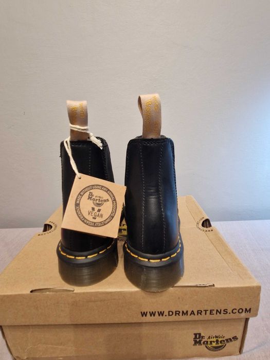 Dr. Martens 2976 Vegan Black Felix Rub Off rozmiar 37