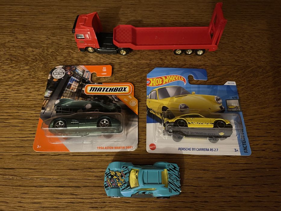 Модельки Hot Wheels