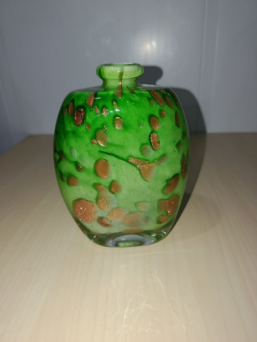 Vaso de Vidro Artístico Italiano Crisalcor – Verde com Detalhes Cobre,