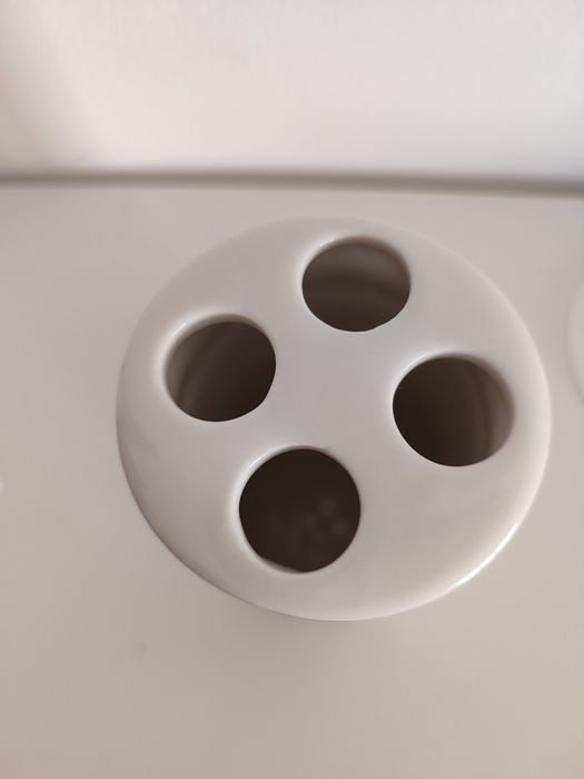 Ceramic toothbrush cup64739832527618122