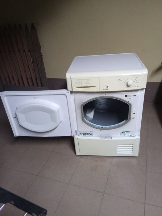 Máquina Secar Indesit IDC75 De Gaveta