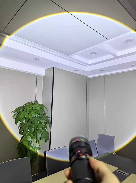 Мощный светодиодный лазерный фонарь. Світлодіодний лазерний ліхтар.