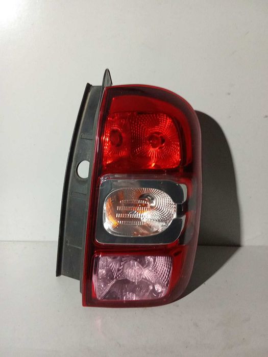 FAROLIM LADO DIREITO DACIA DUSTER 2014