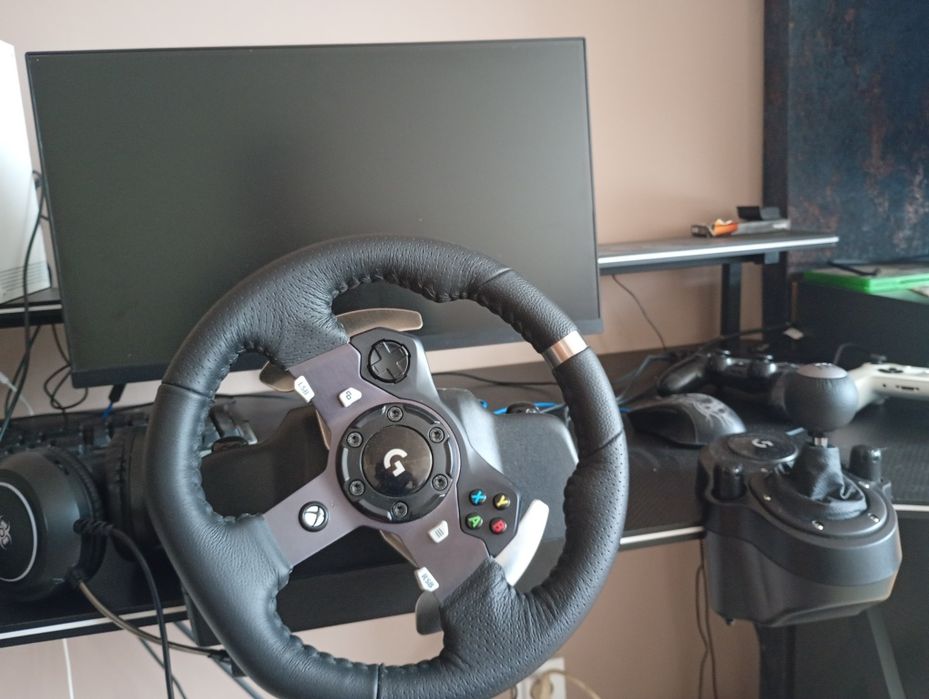 Zamienię/sprzedam Xbox series S+Pad+Kierownica Logitech g920+Pedaly+shifter