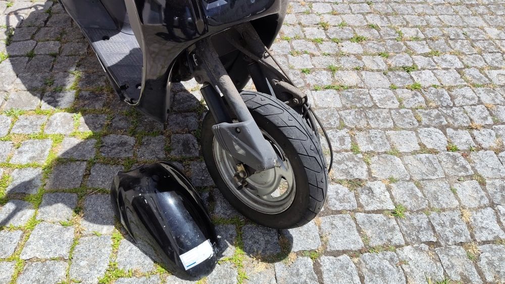 Scooter kymco modelo AK 50