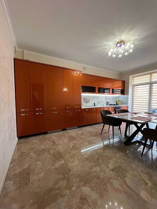 В продажі 3к.кв. з сучасним ремонтом